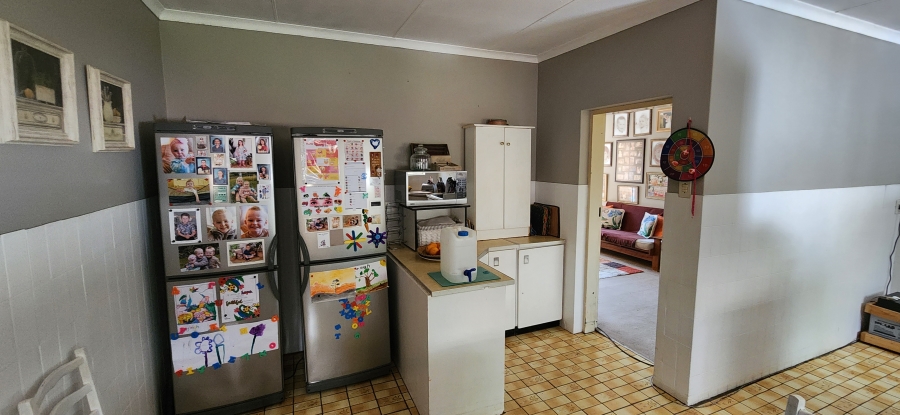 5 Bedroom Property for Sale in Kannoniers Park North West